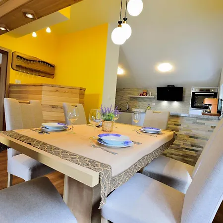 Vidas アパート Palit